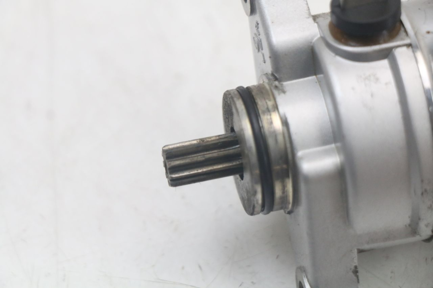photo de MOTOR DE ARRANQUE KEEWAY RY6 2T 50 (2011 - 2019) - Detalhe da peça