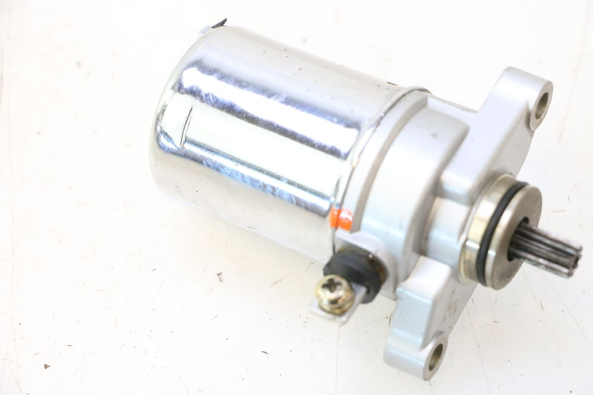 photo de MOTOR DE ARRANQUE KEEWAY RY6 2T 50 (2011 - 2019) - Zoom do estado de desgaste