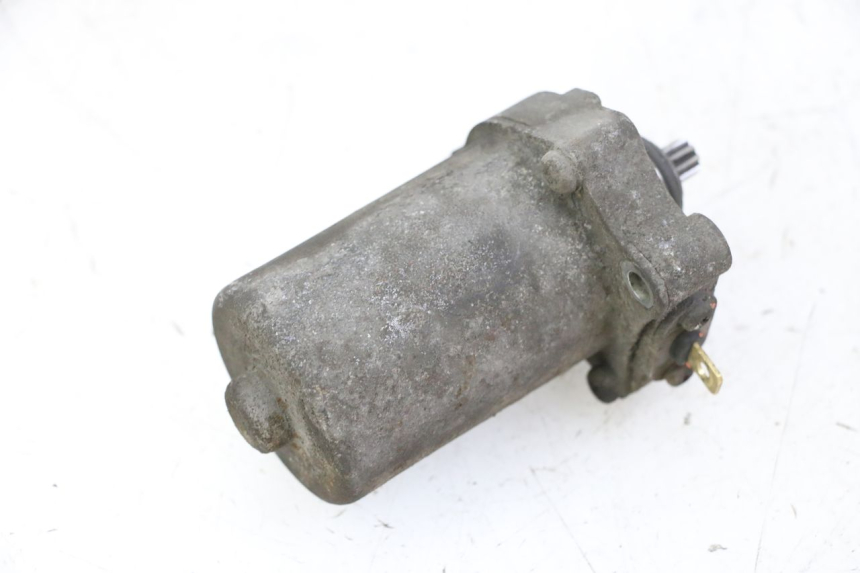 photo de MOTOR DE ARRANQUE HONDA SCV LEAD 100 (2003 - 2007) - Outro ângulo de visão