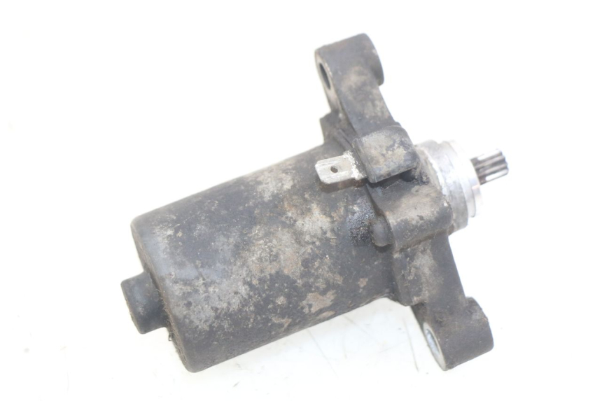 photo de MOTOR DE ARRANQUE KYMCO VITALITY 2T 50 (2004 - 2010) - Outro ângulo de visão