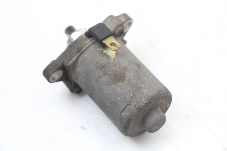 photo de MOTOR DE ARRANQUE PIAGGIO ZIP 2T 50 (2009 - 2019) - Outro ângulo de visão