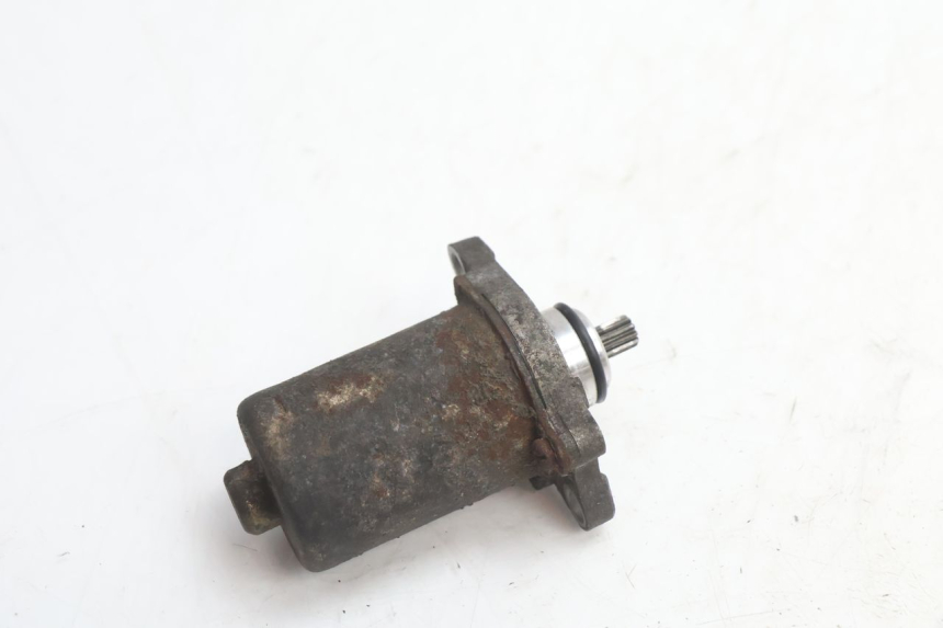 photo de MOTOR DE ARRANQUE PIAGGIO ZIP 2T 50 (2009 - 2019) - Outro ângulo de visão