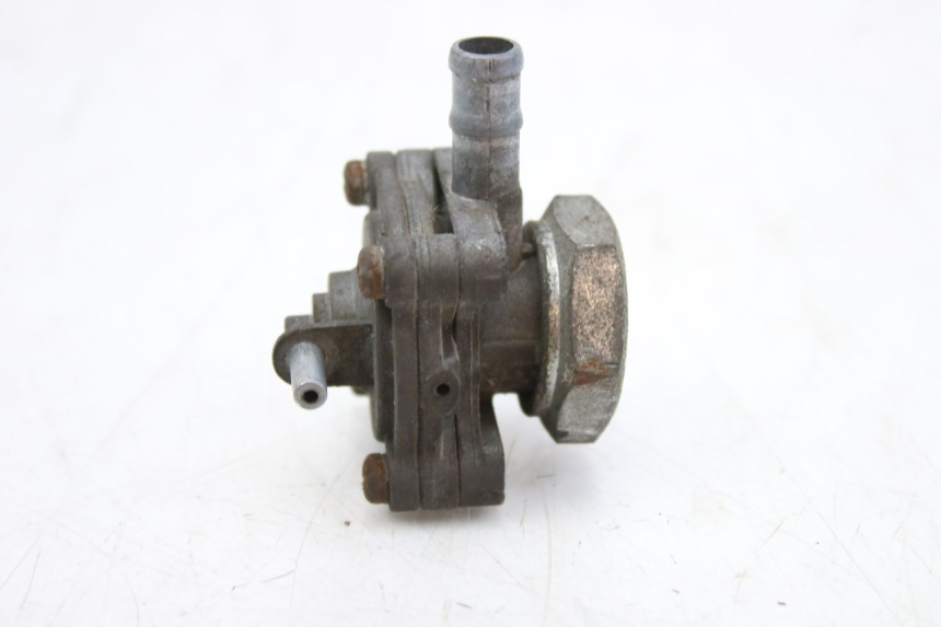 photo de DEPRESSÃO DO RESERVATÓRIO HONDA CBF 500 (2004 - 2007) - Detalhe da peça