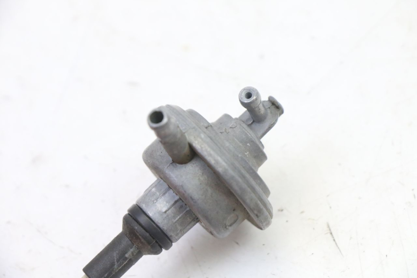 photo de DEPRESSÃO DO RESERVATÓRIO YAMAHA JOG R 50 (2004 - 2014) - Detalhe da peça