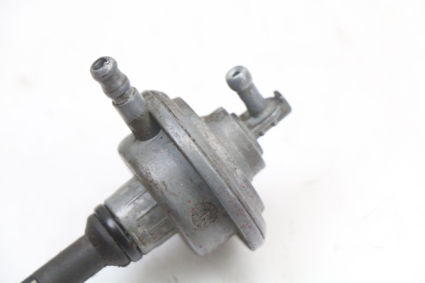 photo de DEPRESSÃO DO RESERVATÓRIO APRILIA SR CARB LC 2T 50 (2004 - 2012) - Zoom do estado de desgaste