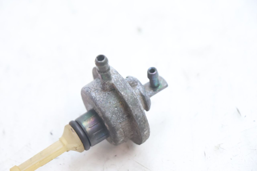 photo de DEPRESSÃO DO RESERVATÓRIO PEUGEOT TREKKER 50 (1995 - 2004) - Detalhe da peça