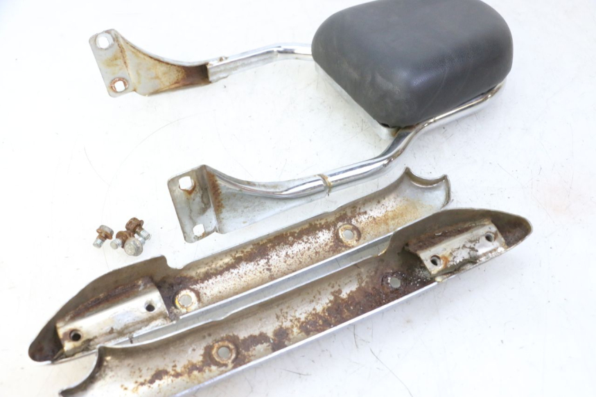 photo de ENCOSTO HYOSUNG GV AQUILA 125 (2000 - 2009) - Detalhe da peça