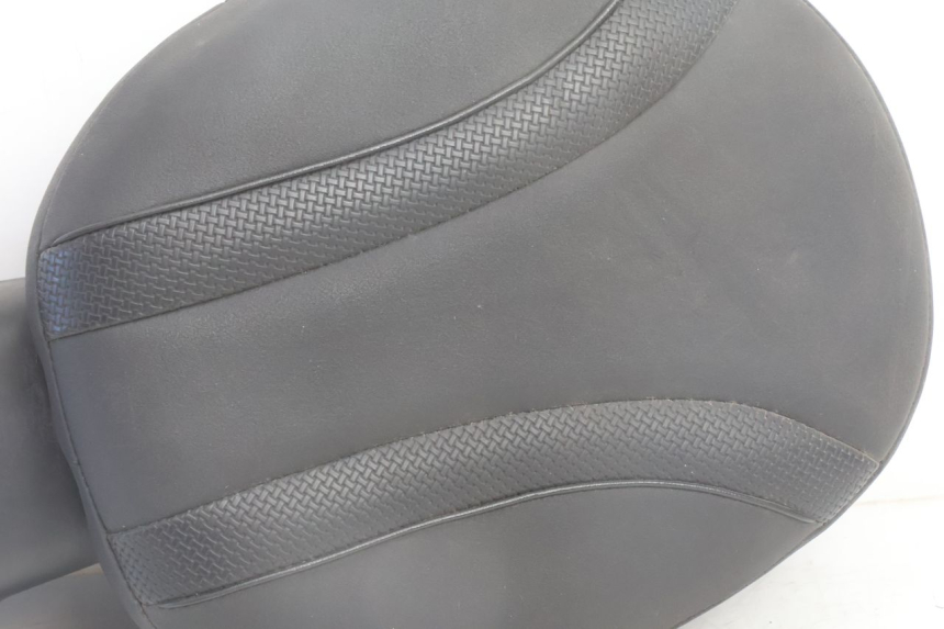 photo de ENCOSTO BMW C1 125 (2000 - 2003) - Detalhe da peça
