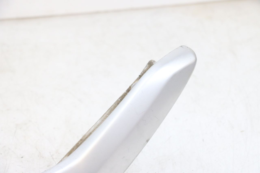 photo de ENCOSTO PEUGEOT ELYSEO 125 (1999 - 2004) - Detalhe da peça