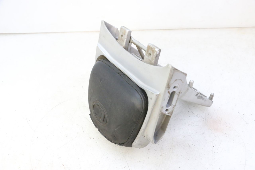 photo de ENCOSTO KYMCO GRAND DINK 125 (2002 - 2007) - Detalhe da peça