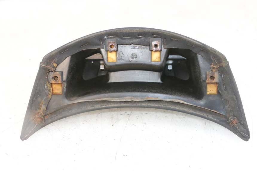 photo de ENCOSTO PEUGEOT SATELIS 125 (2013 - 2018) - Pontos de fixação