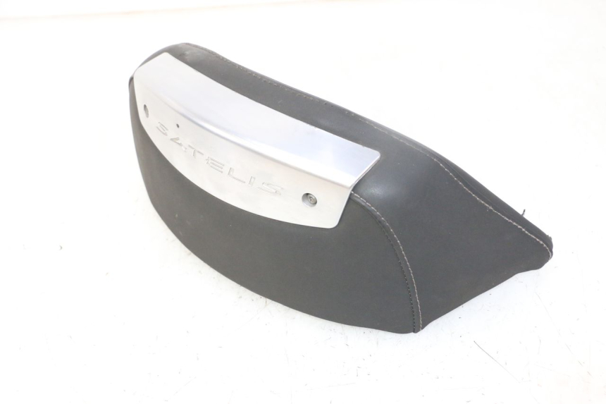 photo de ENCOSTO PEUGEOT SATELIS 125 (2013 - 2018) - Pontos de fixação