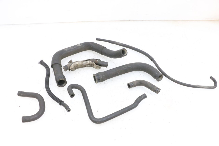 photo de MANGUEIRA DO RADIADOR SUZUKI BURGMAN 650 (2013 - 2020) - Detalhe da peça