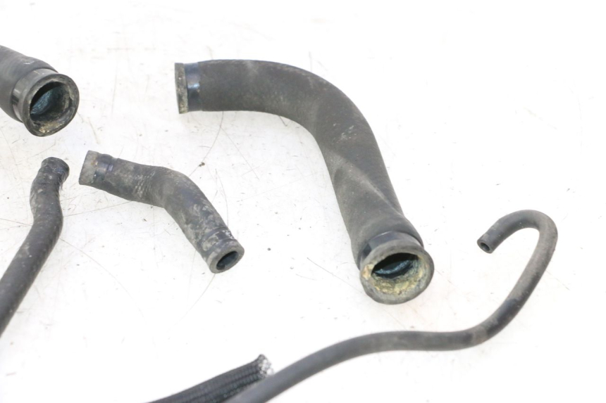 photo de MANGUEIRA DO RADIADOR SUZUKI BURGMAN EXECUTIVE ABS 650 (2006 - 2012) - Zoom do estado de desgaste