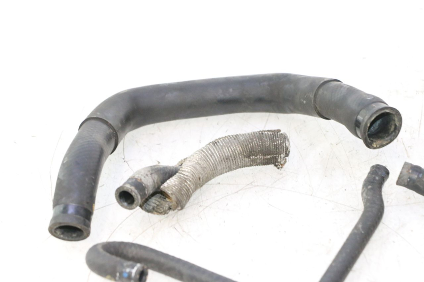 photo de MANGUEIRA DO RADIADOR SUZUKI BURGMAN EXECUTIVE ABS 650 (2006 - 2012) - Outro ângulo de visão