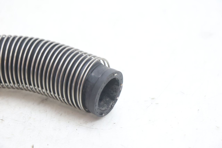 photo de MANGUEIRA DO RADIADOR HONDA CB F HORNET 600 (2005 - 2006) - Outro ângulo de visão