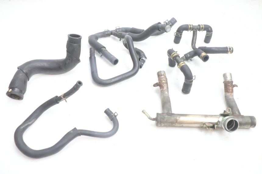photo de MANGUEIRA DO RADIADOR YAMAHA FJR 1300 (2001 - 2005) - Detalhe da peça