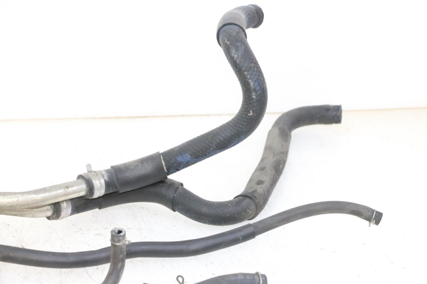 photo de MANGUEIRA DO RADIADOR HONDA FORZA ABS 300 (2013 - 2017) - Zoom do estado de desgaste