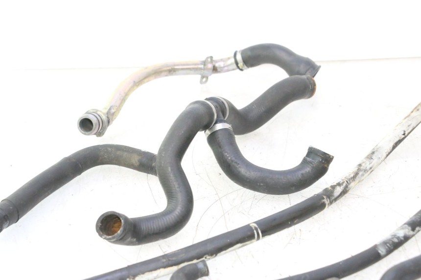 photo de MANGUEIRA DO RADIADOR GILERA GP 800 (2007 - 2013) - Estado da superfície