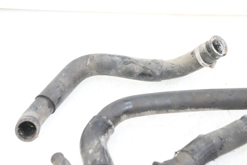 photo de MANGUEIRA DO RADIADOR SUZUKI GSR 750 (2011 - 2017) - Zoom do estado de desgaste