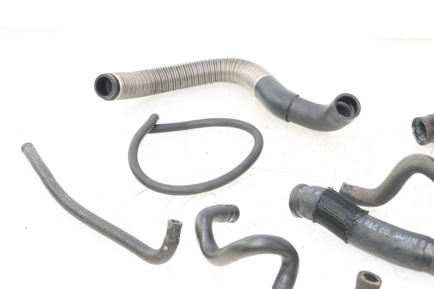 photo de MANGUEIRA DO RADIADOR SUZUKI GSR 600 (2005 - 2012) - Zoom do estado de desgaste