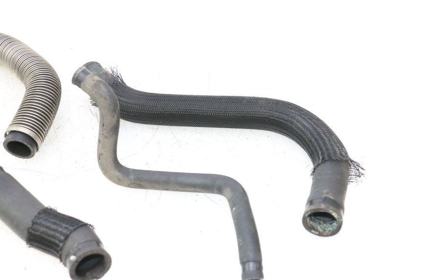 photo de MANGUEIRA DO RADIADOR SUZUKI GSR 600 (2005 - 2012) - Pontos de fixação