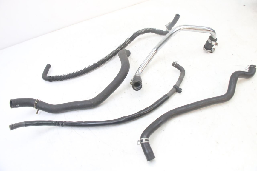 photo de MANGUEIRA DO RADIADOR KYMCO XCITING 500 (2007 - 2010) - Zoom do estado de desgaste