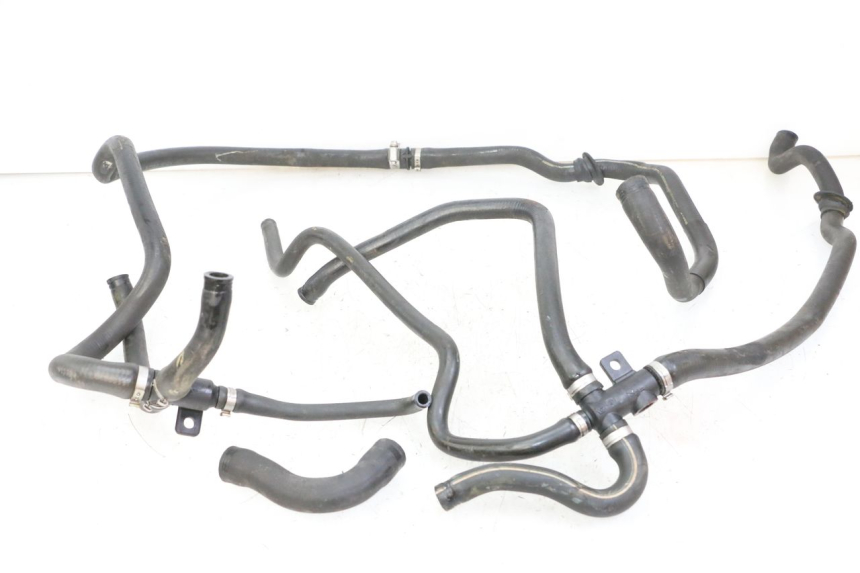 photo de MANGUEIRA DO RADIADOR PIAGGIO VESPA GRANTURISMO 200 (2004 - 2005) - Vista principal