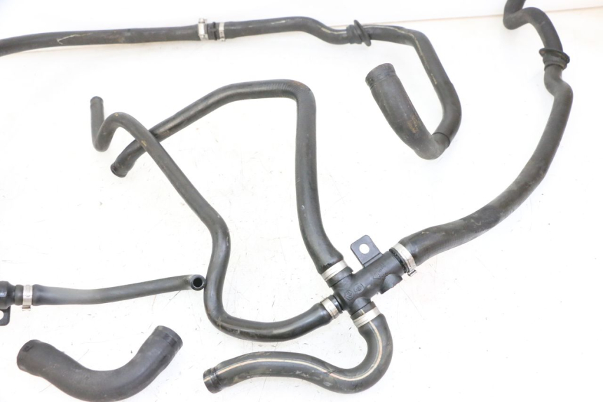 photo de MANGUEIRA DO RADIADOR PIAGGIO VESPA GRANTURISMO 200 (2004 - 2005) - Ampliação técnica
