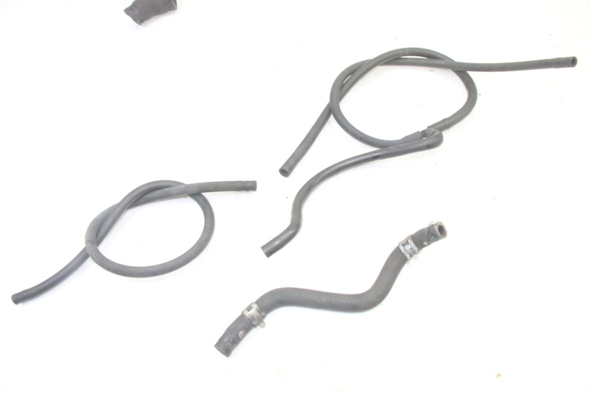 photo de MANGUEIRA DO RADIADOR SUZUKI SV S 650 (2003 - 2009) - Zoom do estado de desgaste
