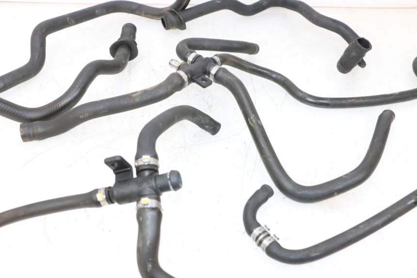 photo de MANGUEIRA DO RADIADOR PIAGGIO VESPA GTS SUPER IE 125 (2009 - 2016) - Detalhe da peça