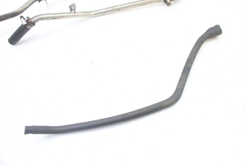 photo de MANGUEIRA DO RADIADOR YAMAHA XMAX X-MAX 125 (2006 - 2009) - Zoom do estado de desgaste