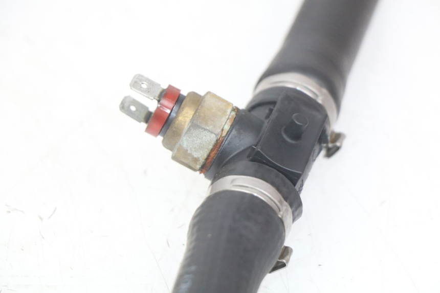 photo de MANGUEIRA DO RADIADOR PIAGGIO XEVO - X EVO 125 (2007 - 2017) - Detalhe da peça