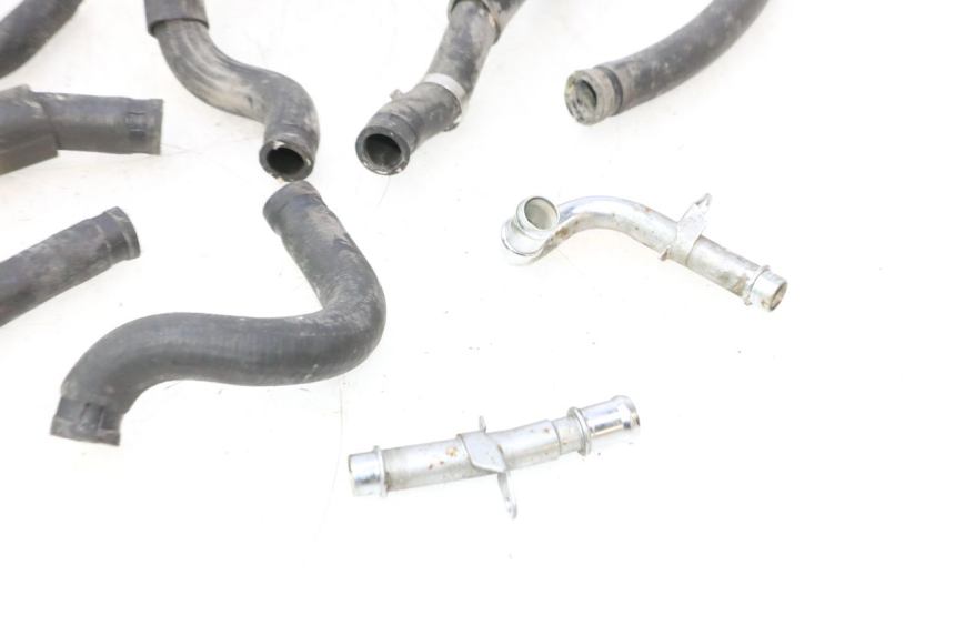photo de MANGUEIRA DO RADIADOR HONDA XRV AFRICA TWIN 750 (1990 - 1992) - Detalhe da peça