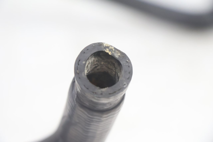 photo de MANGUEIRA DO RADIADOR YAMAHA YP MAJESTY 125 (2002 - 2006) - Pontos de fixação