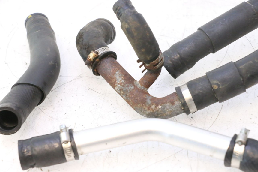 photo de MANGUEIRA DO RADIADOR YAMAHA YZF R6 600 (2008 - 2009) - Pontos de fixação
