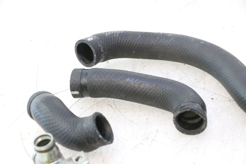 photo de MANGUEIRA DO RADIADOR KAWASAKI ZZR 600 (1995 - 2004) - Detalhe da peça