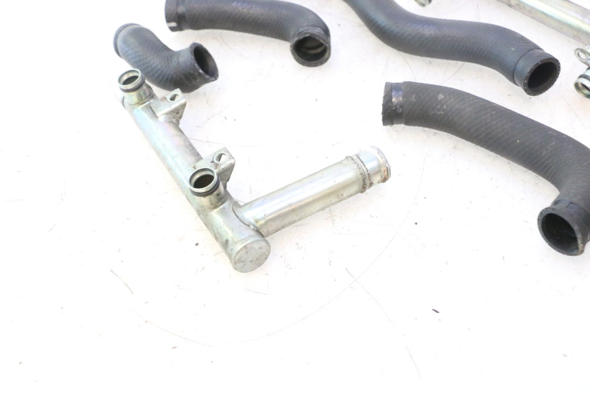photo de MANGUEIRA DO RADIADOR KAWASAKI ZZR 600 (1995 - 2004) - Outro ângulo de visão
