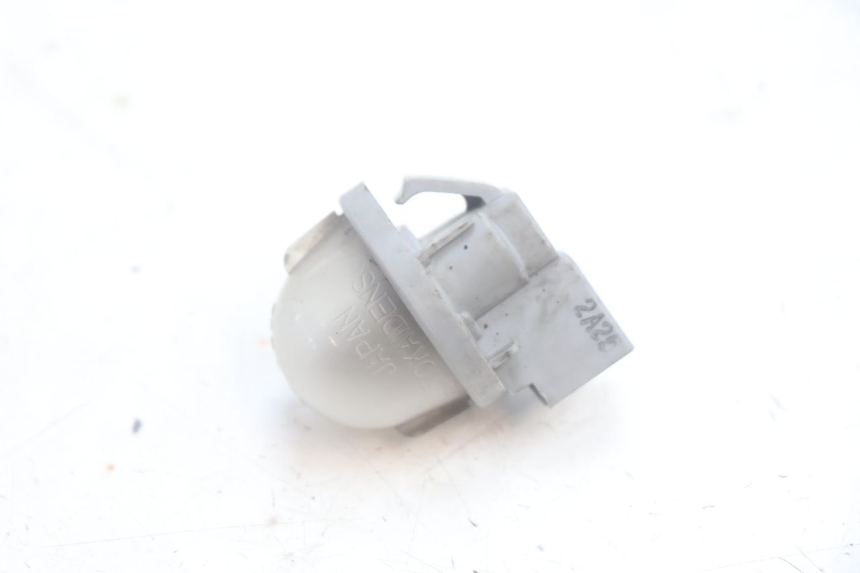 photo de ILUMINAÇÃO DE PLACA SUZUKI BURGMAN EXECUTIVE ABS 650 (2006 - 2012) - Detalhe da peça