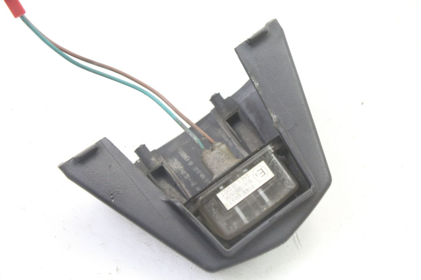 photo de ILUMINAÇÃO DE PLACA KYMCO DINK STREET 125 (2009 - 2014) - Detalhe da peça
