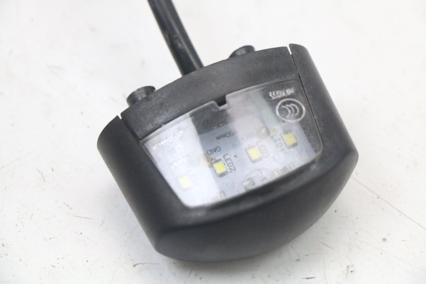 photo de ILUMINAÇÃO DE PLACA EBROH BRAVO GLE 1 (2020 - 2024) - Zoom do estado de desgaste