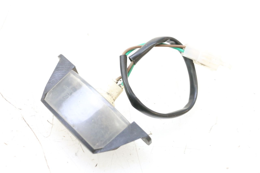 photo de ILUMINAÇÃO DE PLACA JM MOTORS EVOLIS 4T 50 (2018 - 2022) - Zoom do estado de desgaste