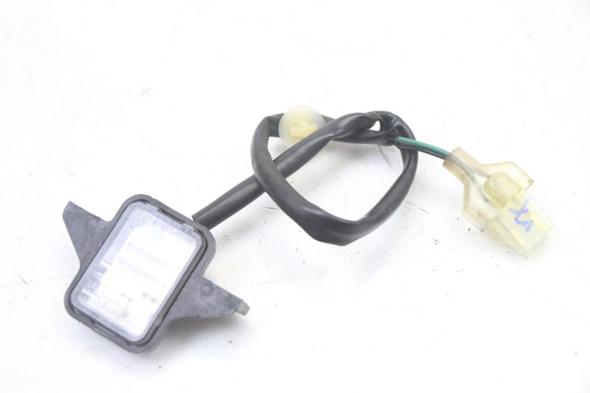 photo de ILUMINAÇÃO DE PLACA HONDA PCX (JF57/JF64) 125 (2014 - 2018) - Zoom do estado de desgaste