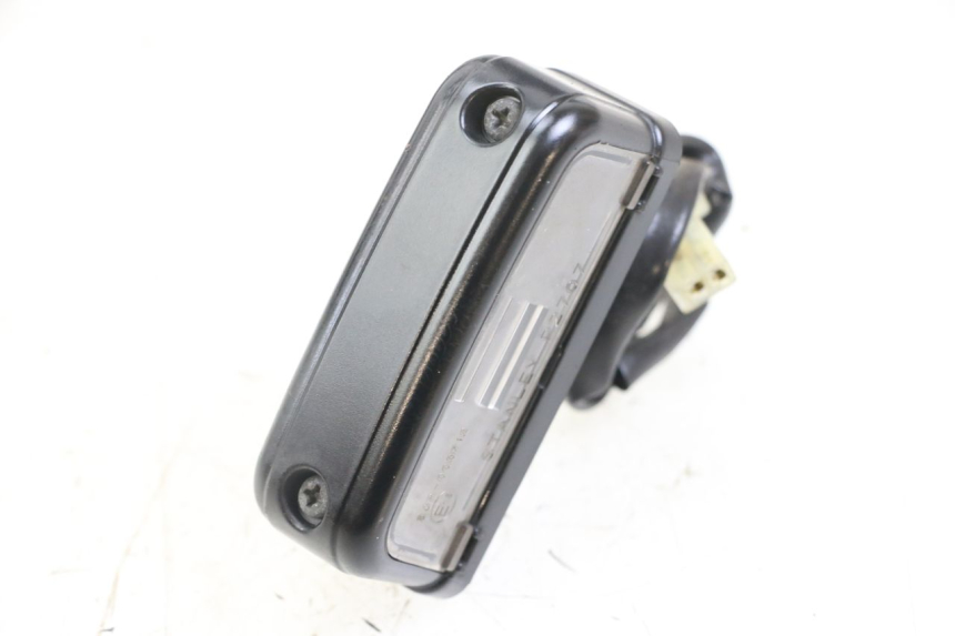 photo de ILUMINAÇÃO DE PLACA HONDA SH i 300 (2015 - 2020) - Zoom do estado de desgaste