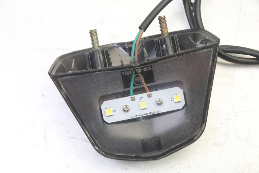 photo de ILUMINAÇÃO DE PLACA KIDEN KD125-G 125 (2018 - 2022) - Zoom do estado de desgaste