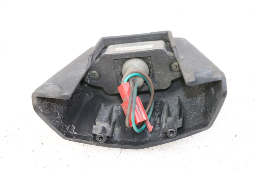 photo de ILUMINAÇÃO DE PLACA KYMCO DINK STREET 125 (2009 - 2014) - Zoom do estado de desgaste