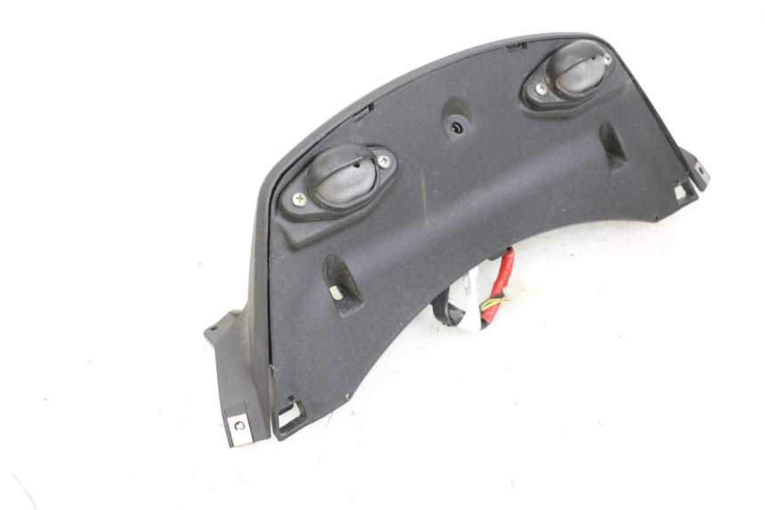 photo de ILUMINAÇÃO DE PLACA PIAGGIO MP3 HPE 350 (2018 - 2020) - Detalhe da peça