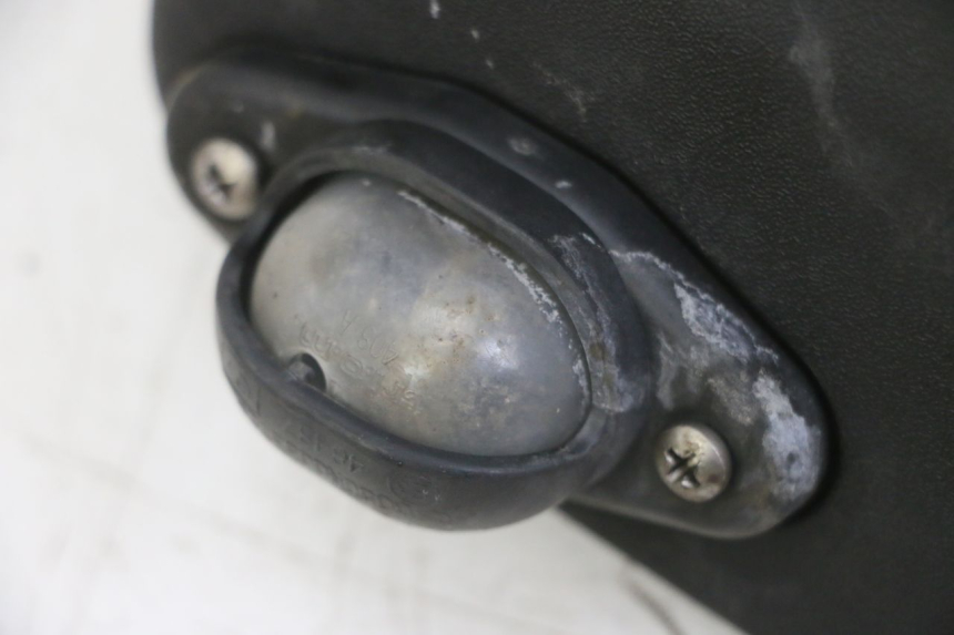 photo de ILUMINAÇÃO DE PLACA PIAGGIO MP3 LT 300 (2010 - 2016) - Zoom do estado de desgaste