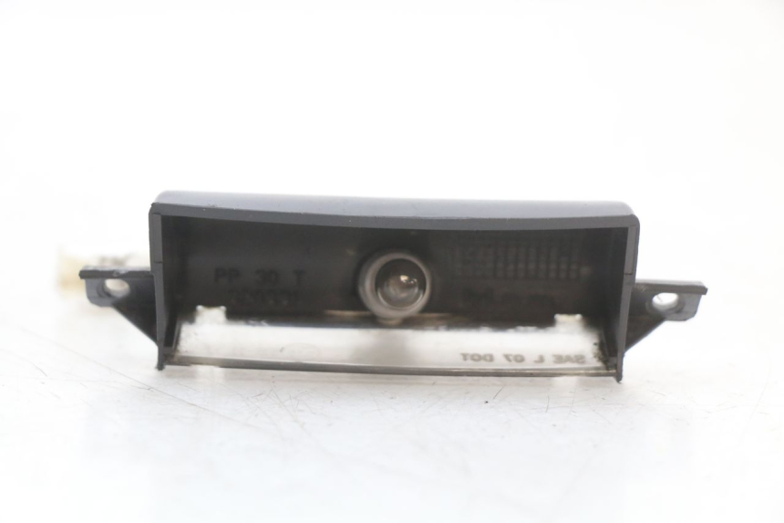 photo de ILUMINAÇÃO DE PLACA PIAGGIO MP3 125 (2006 - 2014) - Detalhe da peça