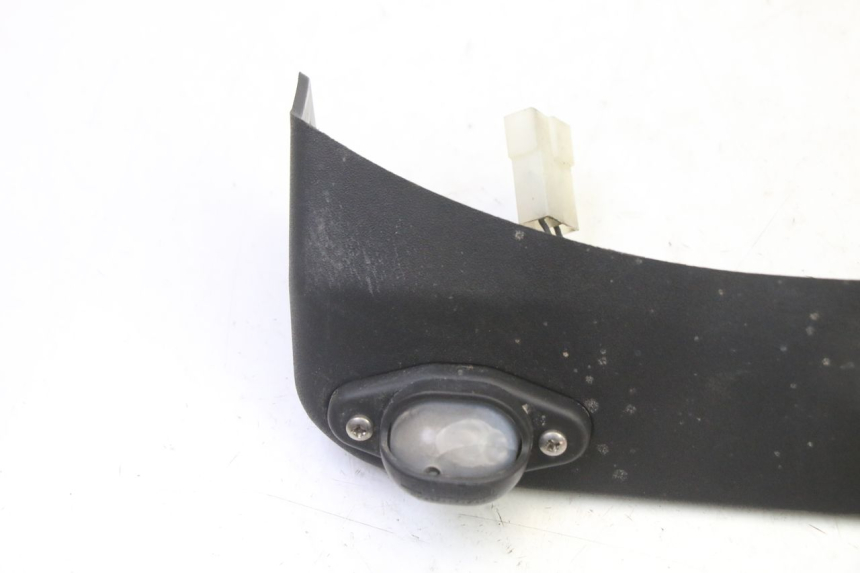 photo de ILUMINAÇÃO DE PLACA PIAGGIO MP3 RL 250 (2006 - 2010) - Detalhe da peça
